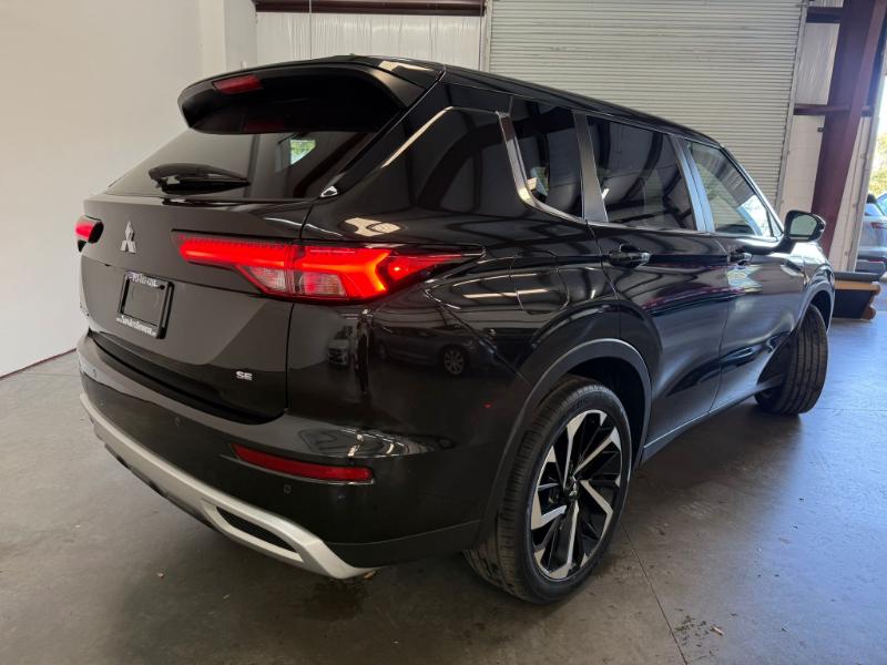 Mitsubishi Outlander SE 2WD 2024