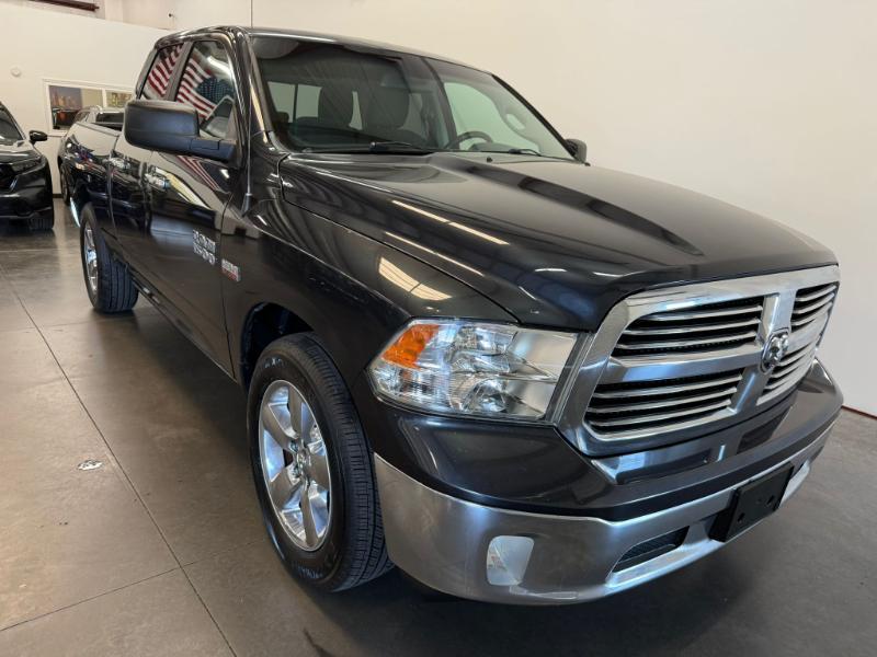 RAM 1500 SLT Quad Cab 2WD 2016