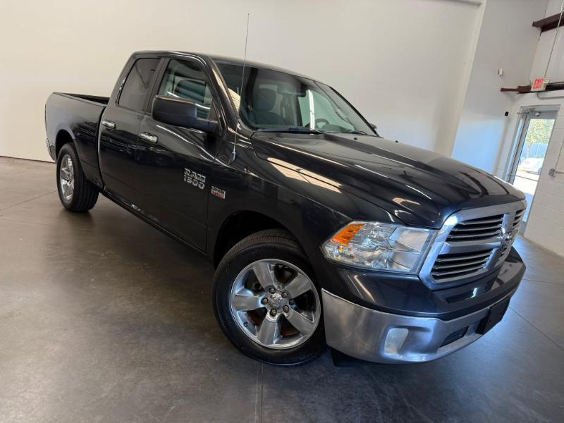 RAM 1500 SLT Quad Cab 2WD 2016