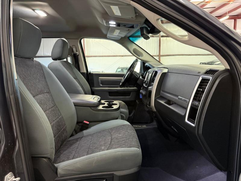 RAM 1500 SLT Quad Cab 2WD 2016