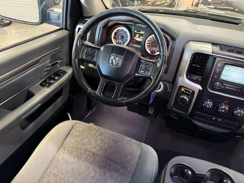 RAM 1500 SLT Quad Cab 2WD 2016