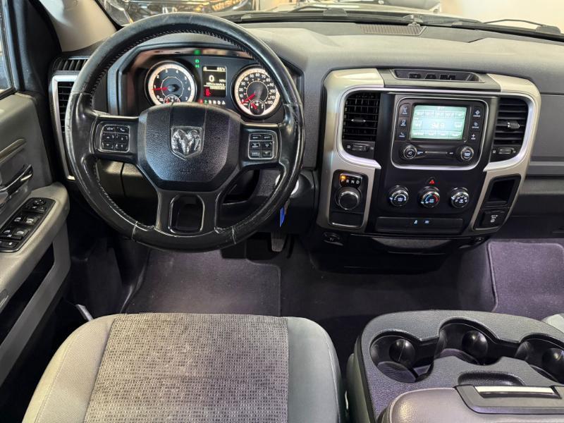 RAM 1500 SLT Quad Cab 2WD 2016