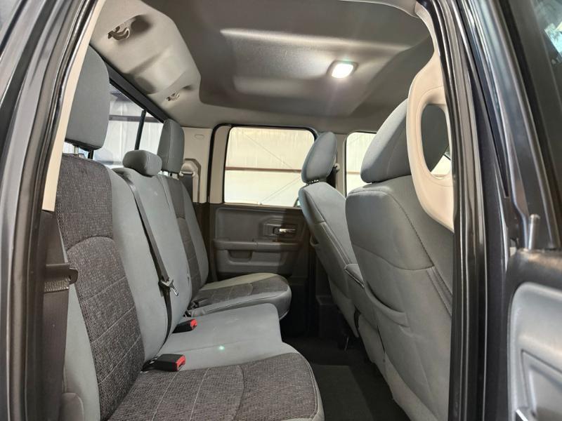 RAM 1500 SLT Quad Cab 2WD 2016