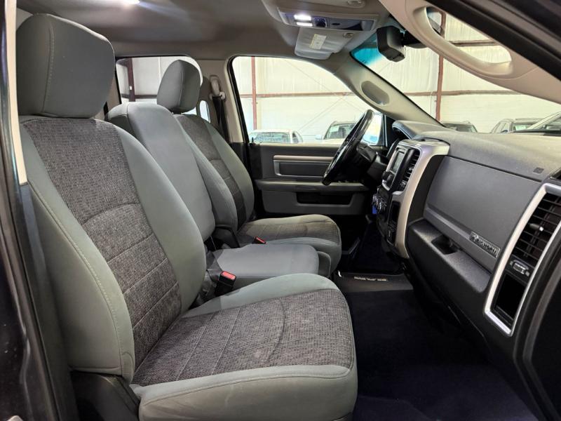 RAM 1500 SLT Quad Cab 2WD 2016