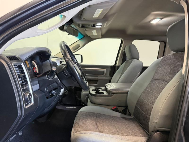 RAM 1500 SLT Quad Cab 2WD 2016