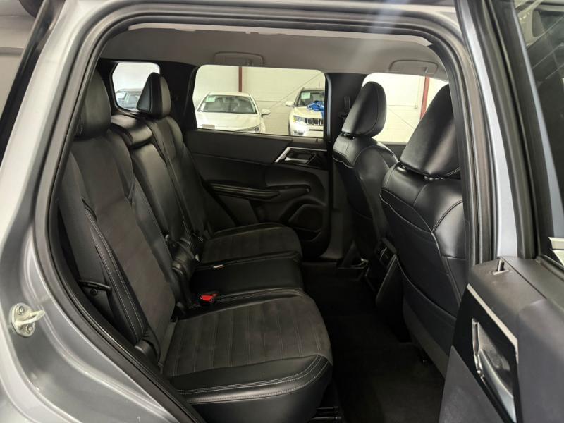 Mitsubishi Outlander SE 2WD 2024