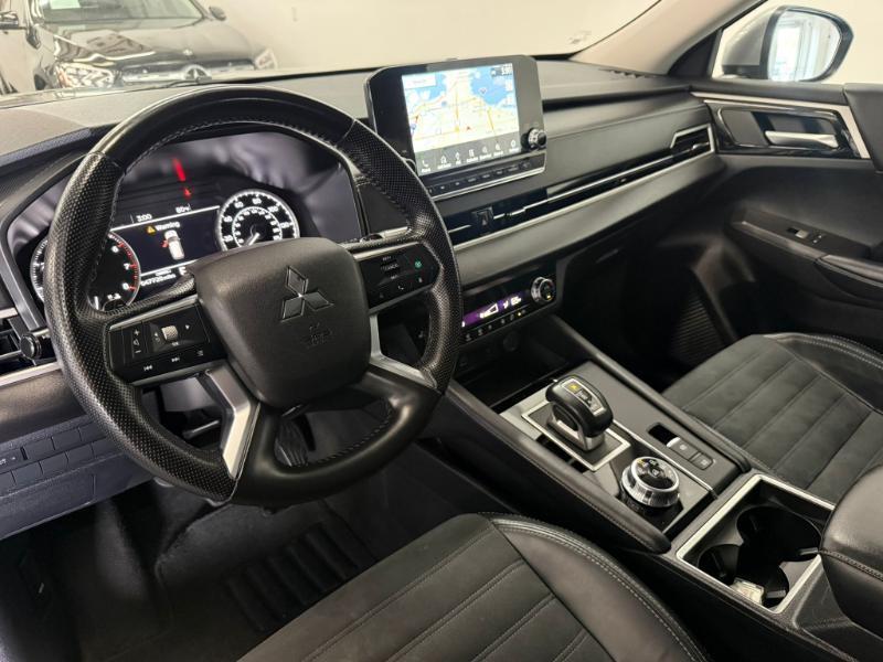 Mitsubishi Outlander SE 2WD 2024