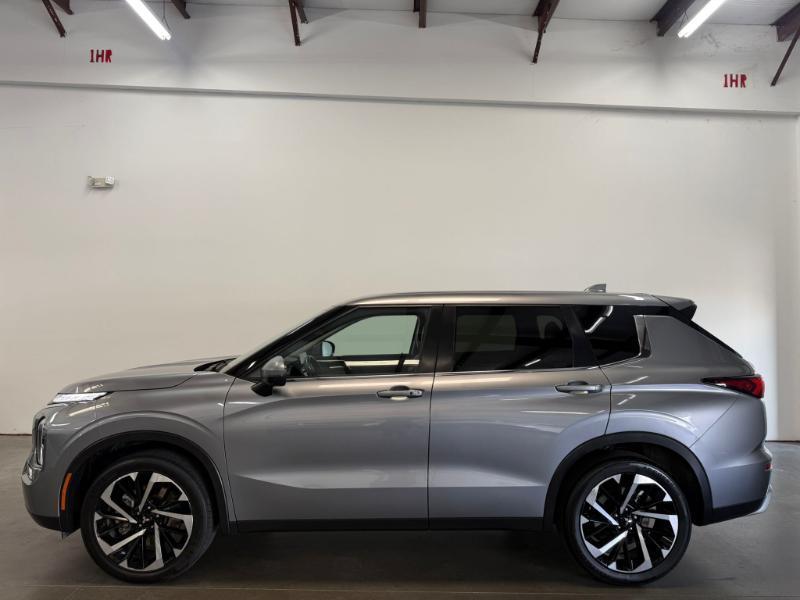 Mitsubishi Outlander SE 2WD 2024