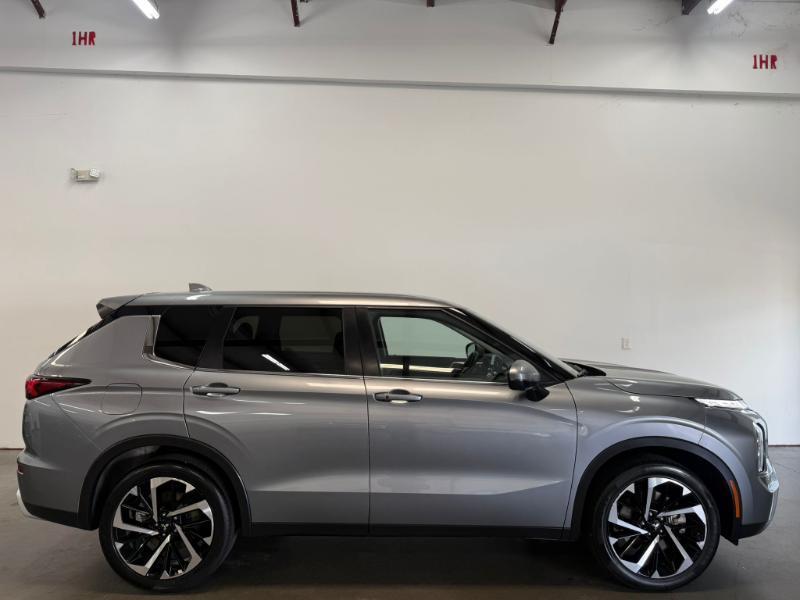 Mitsubishi Outlander SE 2WD 2024