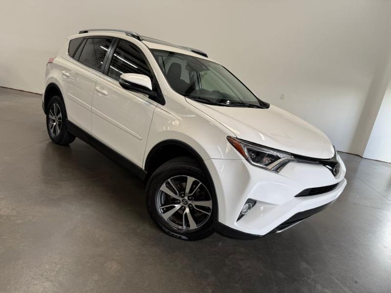 Toyota RAV4 XLE FWD 2017
