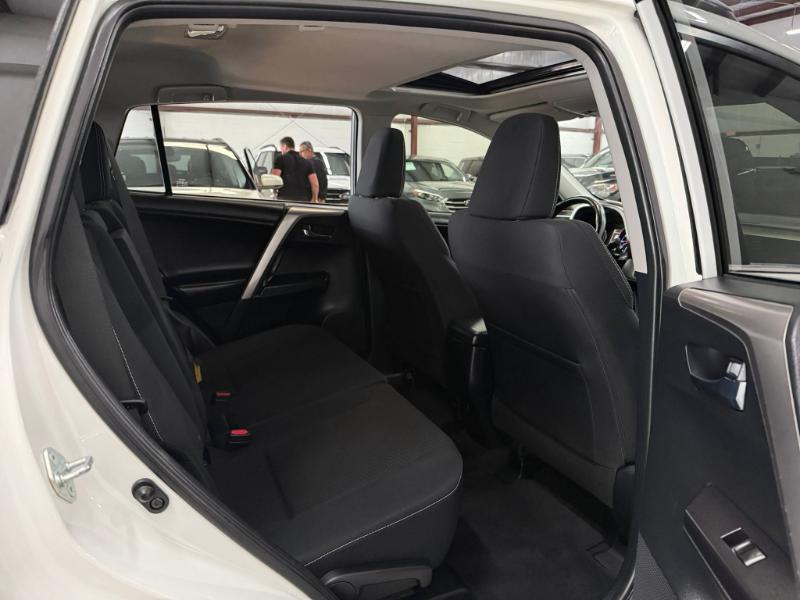 Toyota RAV4 XLE FWD 2017