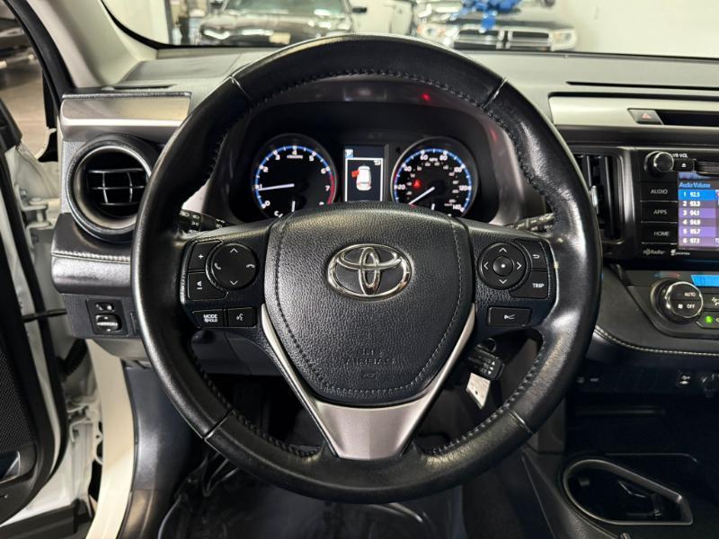 Toyota RAV4 XLE FWD 2017