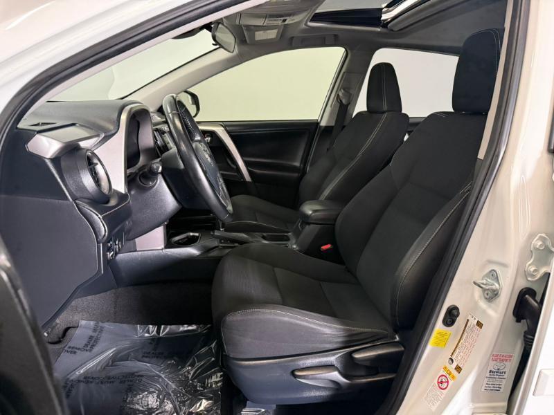 Toyota RAV4 XLE FWD 2017