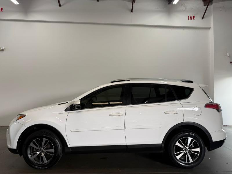 Toyota RAV4 XLE FWD 2017