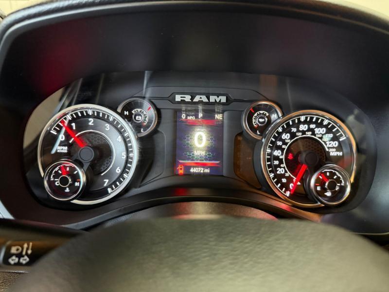 RAM 1500 Tradesman Quad Cab 2WD 2024