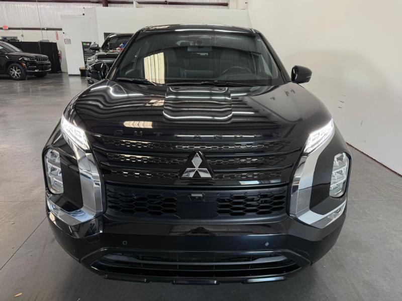 Mitsubishi Outlander  2023