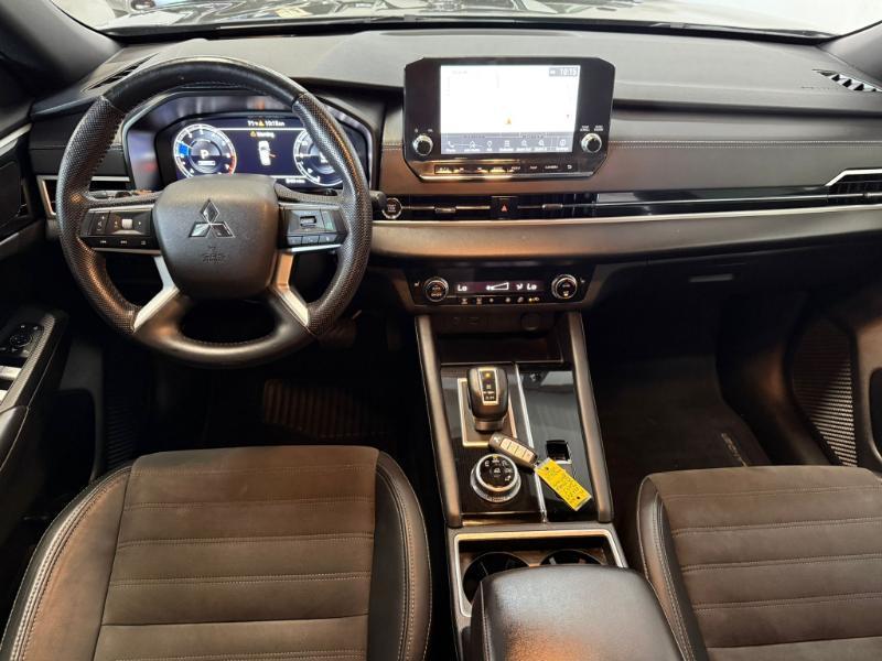 Mitsubishi Outlander  2023