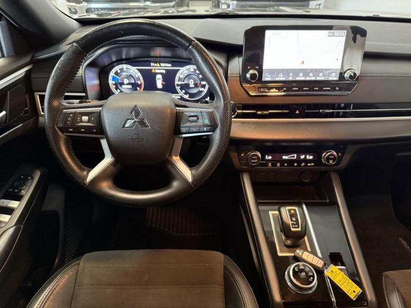 Mitsubishi Outlander  2023