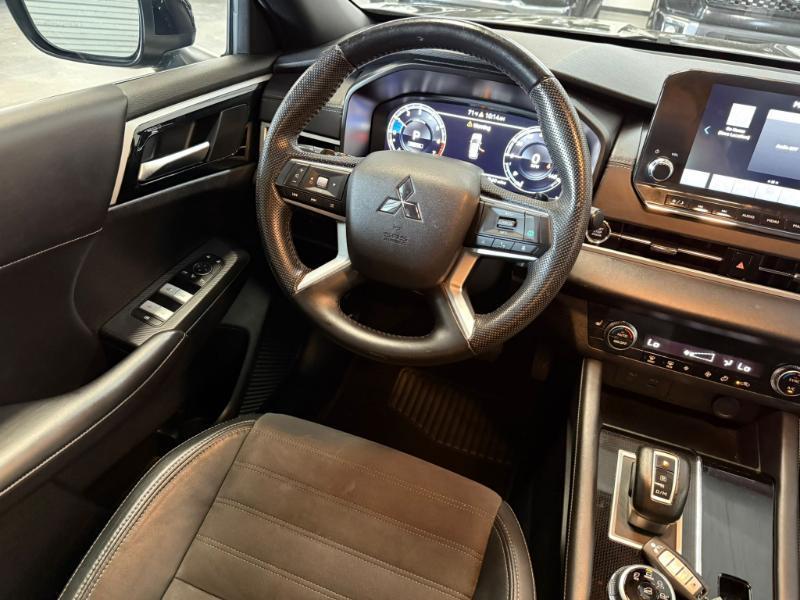 Mitsubishi Outlander  2023