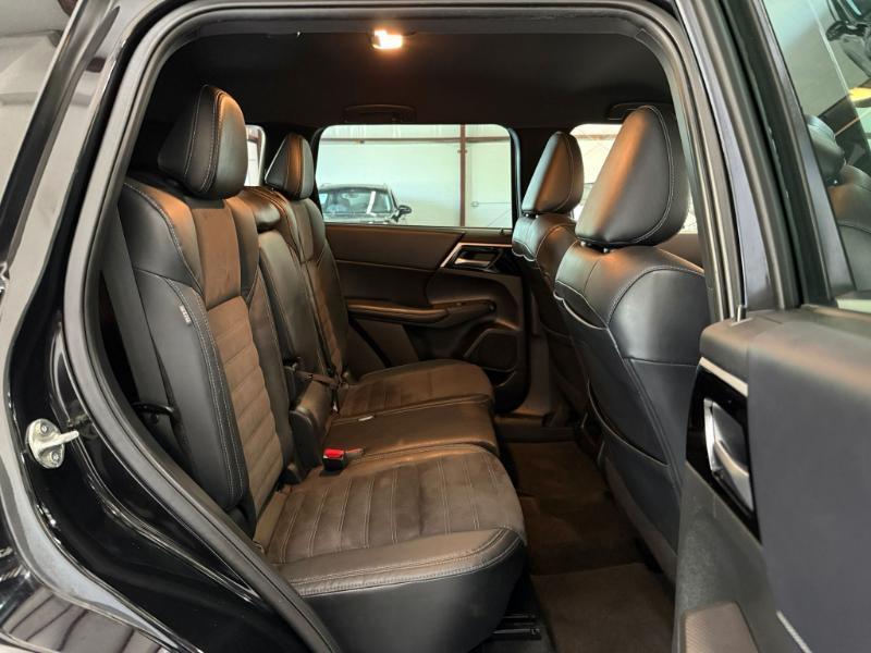 Mitsubishi Outlander  2023