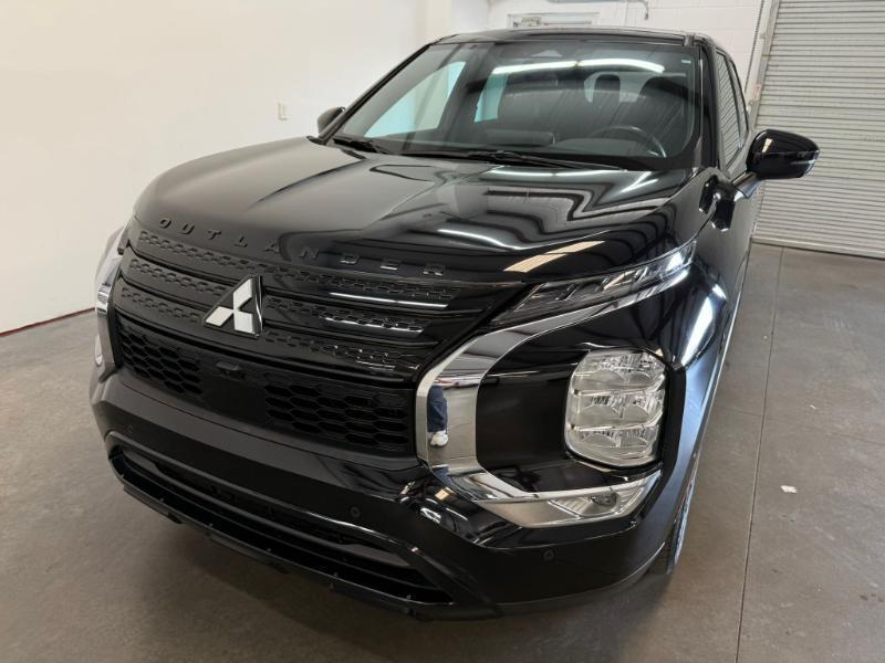 Mitsubishi Outlander  2023