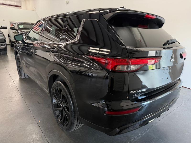 Mitsubishi Outlander  2023