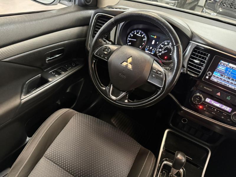 Mitsubishi Outlander SEL 2WD 2018