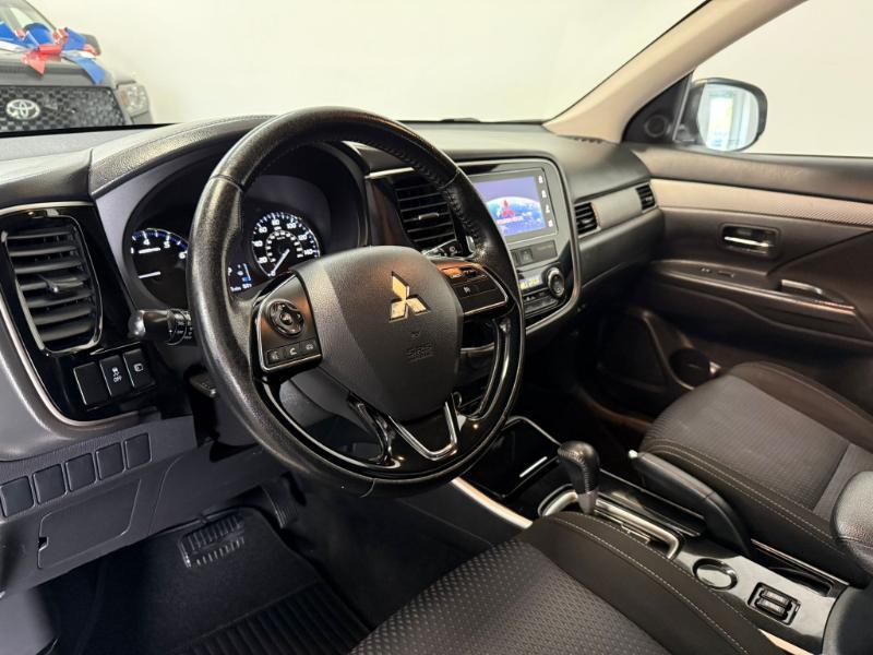 Mitsubishi Outlander SEL 2WD 2018