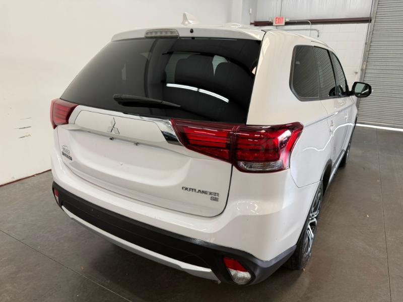 Mitsubishi Outlander SEL 2WD 2018