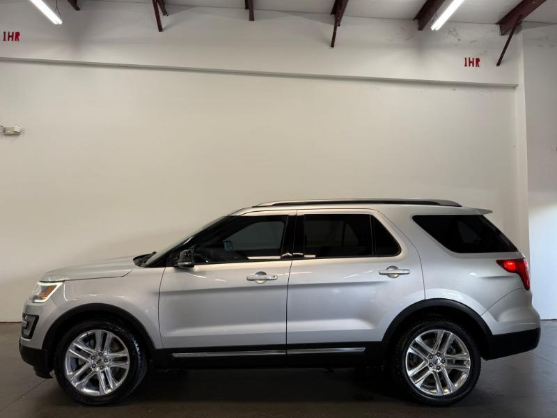 Ford Explorer XLT FWD 2017