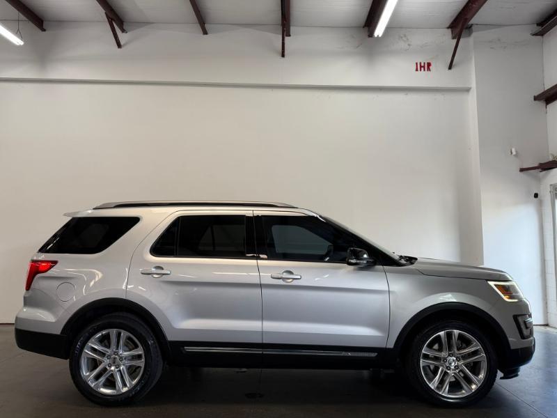 Ford Explorer XLT FWD 2017