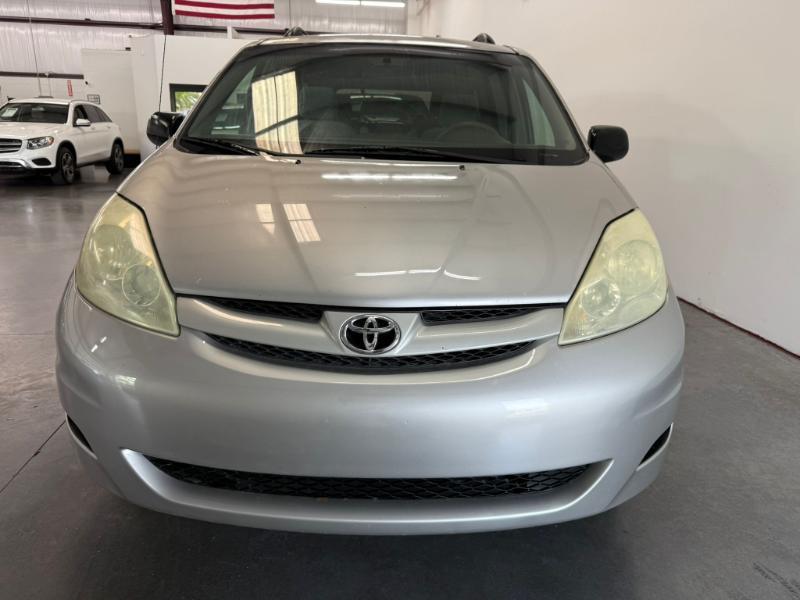 Toyota Sienna LE 7-Passenger 2006
