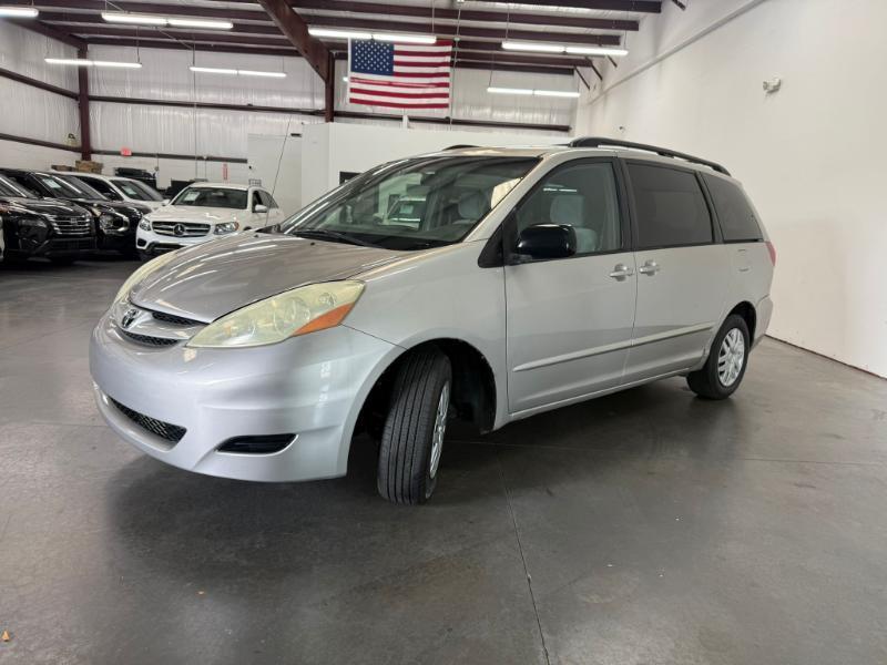 Toyota Sienna LE 7-Passenger 2006