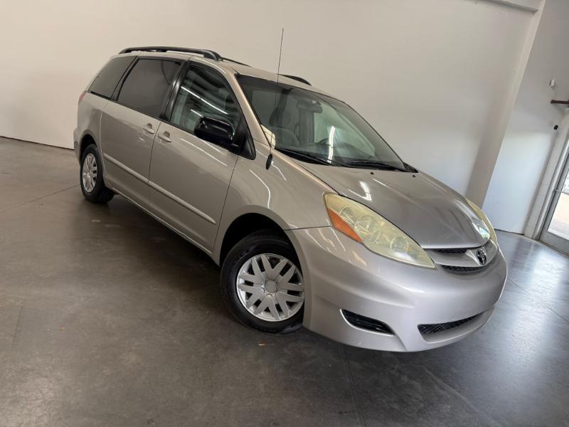 Toyota Sienna LE 7-Passenger 2006
