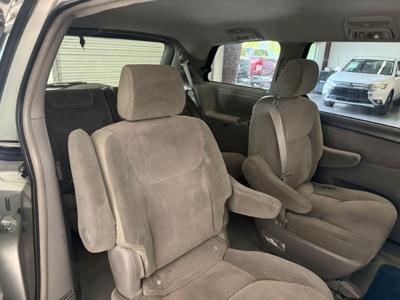 Toyota Sienna LE 7-Passenger 2006