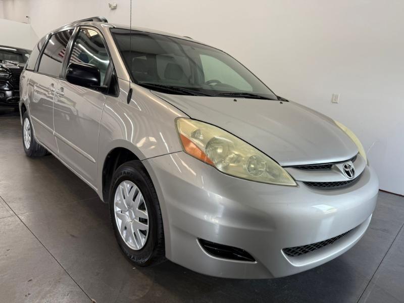 Toyota Sienna LE 7-Passenger 2006