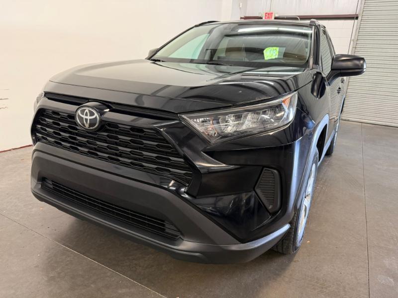 Toyota RAV4 LE 2020