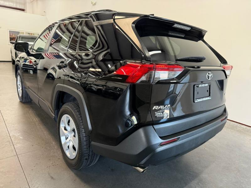 Toyota RAV4 LE 2020