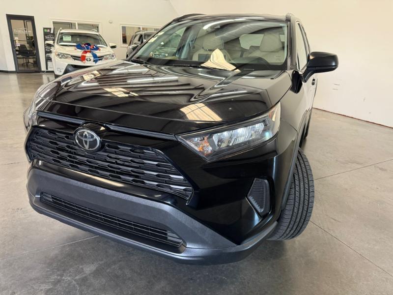 Toyota RAV4 LE 2020