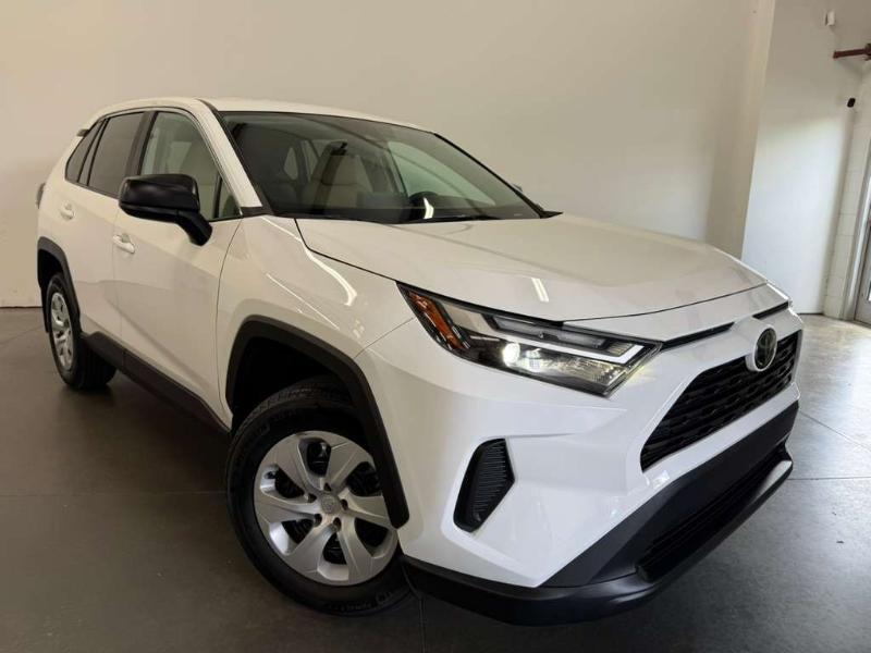 Toyota RAV4 LE 2024