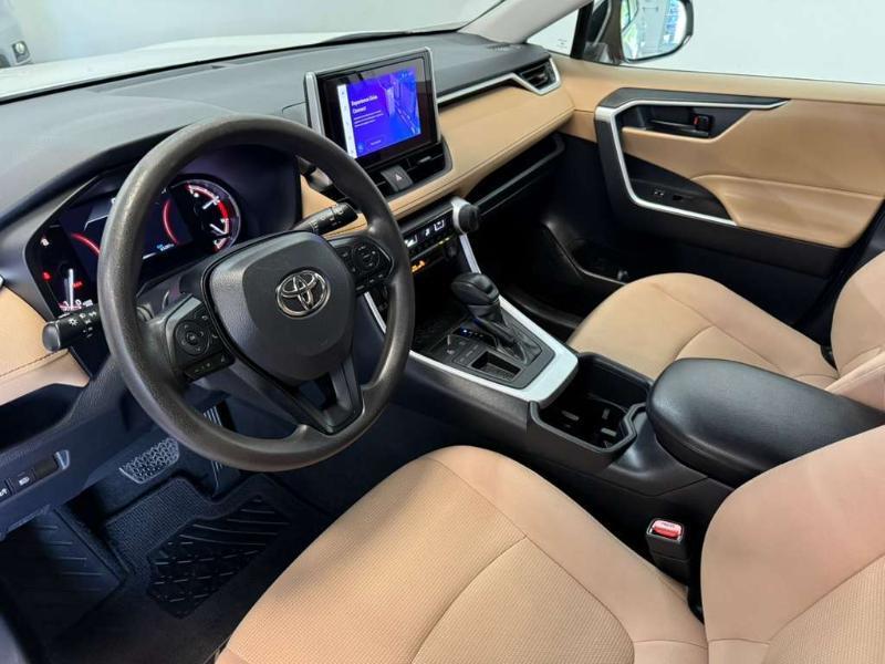 Toyota RAV4 LE 2024