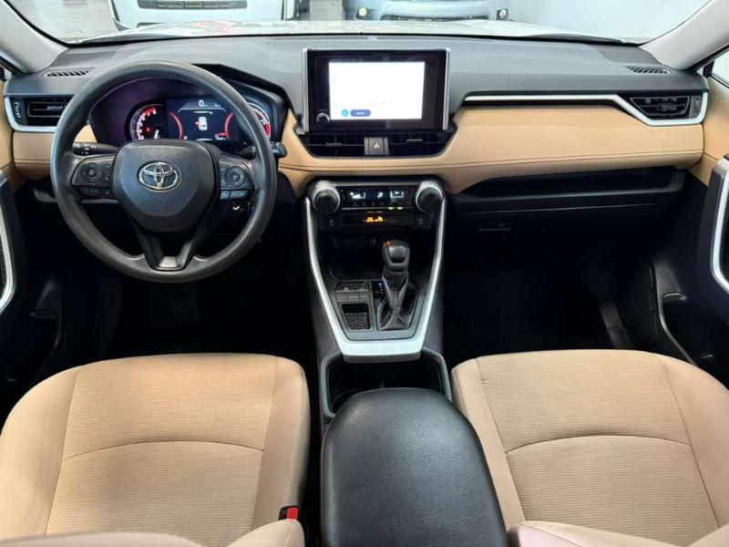 Toyota RAV4 LE 2024