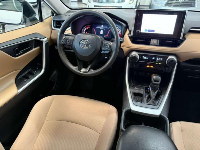 Toyota RAV4 LE 2024