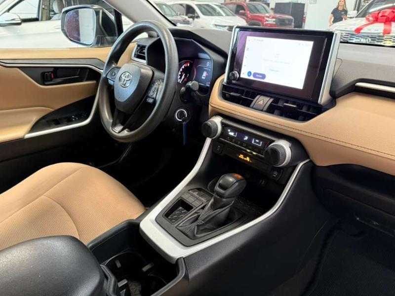 Toyota RAV4 LE 2024