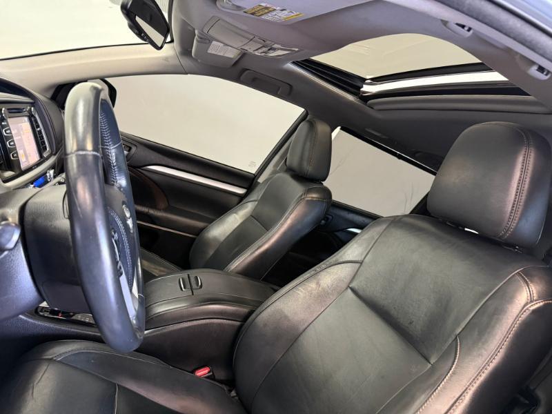 Toyota Highlander XLE AWD V6 2015