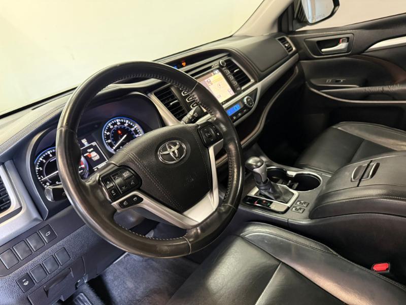 Toyota Highlander XLE AWD V6 2015