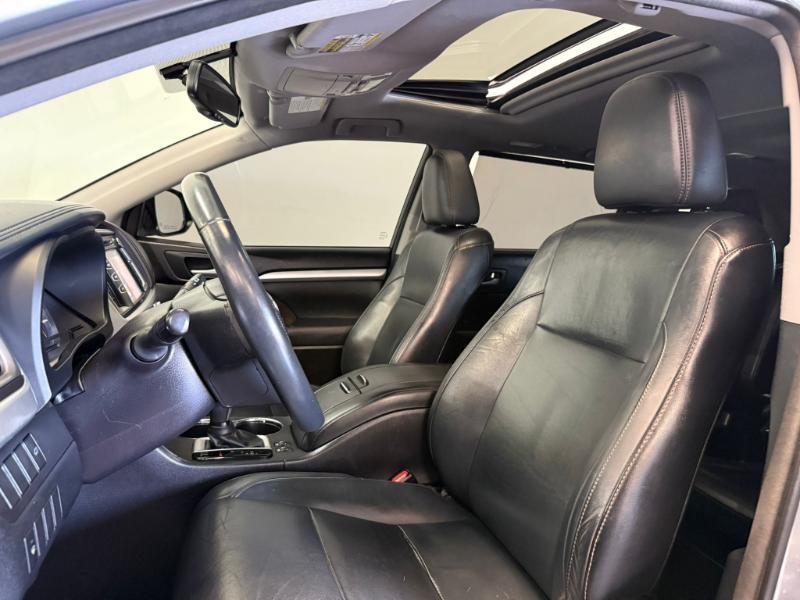 Toyota Highlander XLE AWD V6 2015