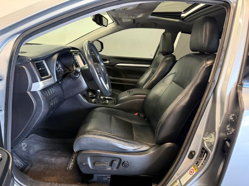 Toyota Highlander XLE AWD V6 2015