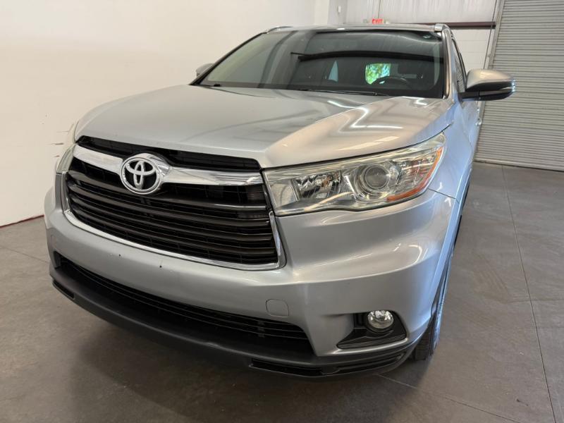 Toyota Highlander XLE AWD V6 2015