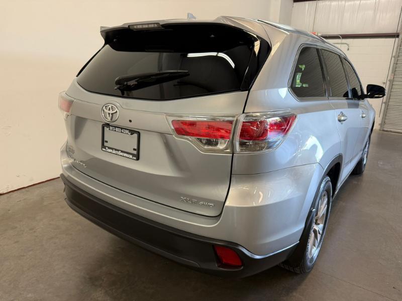 Toyota Highlander XLE AWD V6 2015